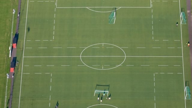 الفريق الأول يحسم التأهل بعد مباراة ماراثونية